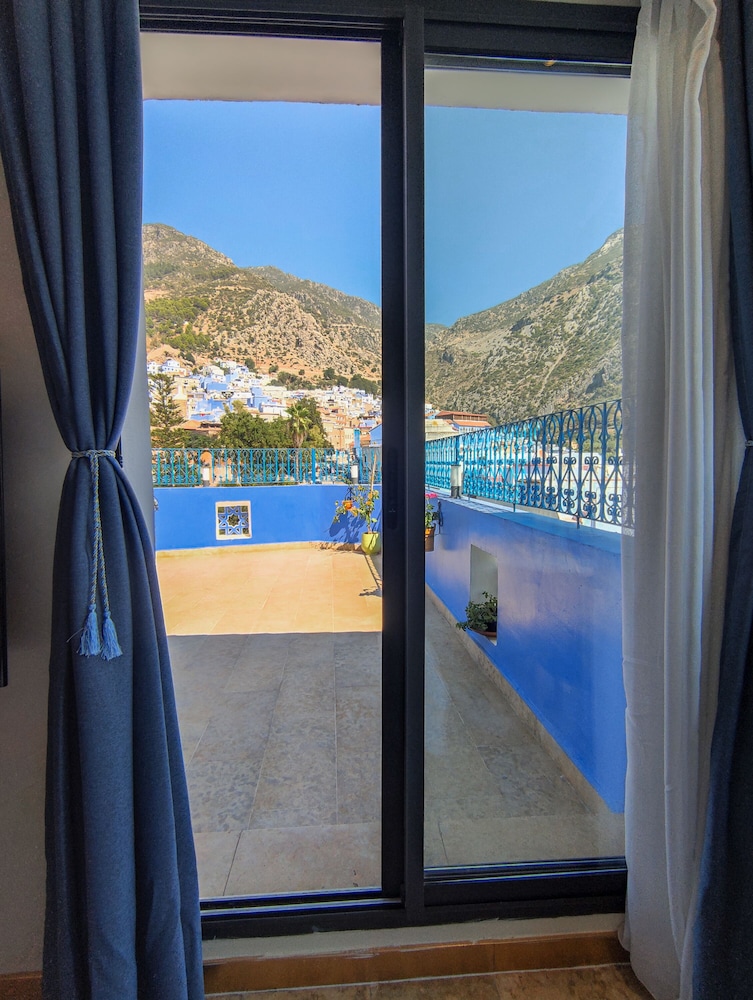Junior Suite with balcony - Photo 6