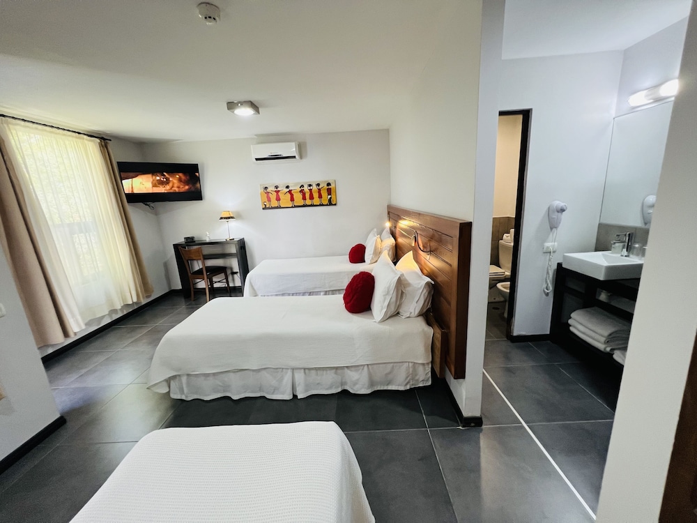 Superior Triple Room photo 3