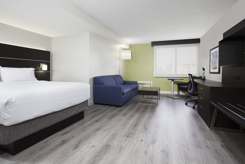 Suite, 1 Queen Bed with Sofa bed, Jetted Tub - Photo 1
