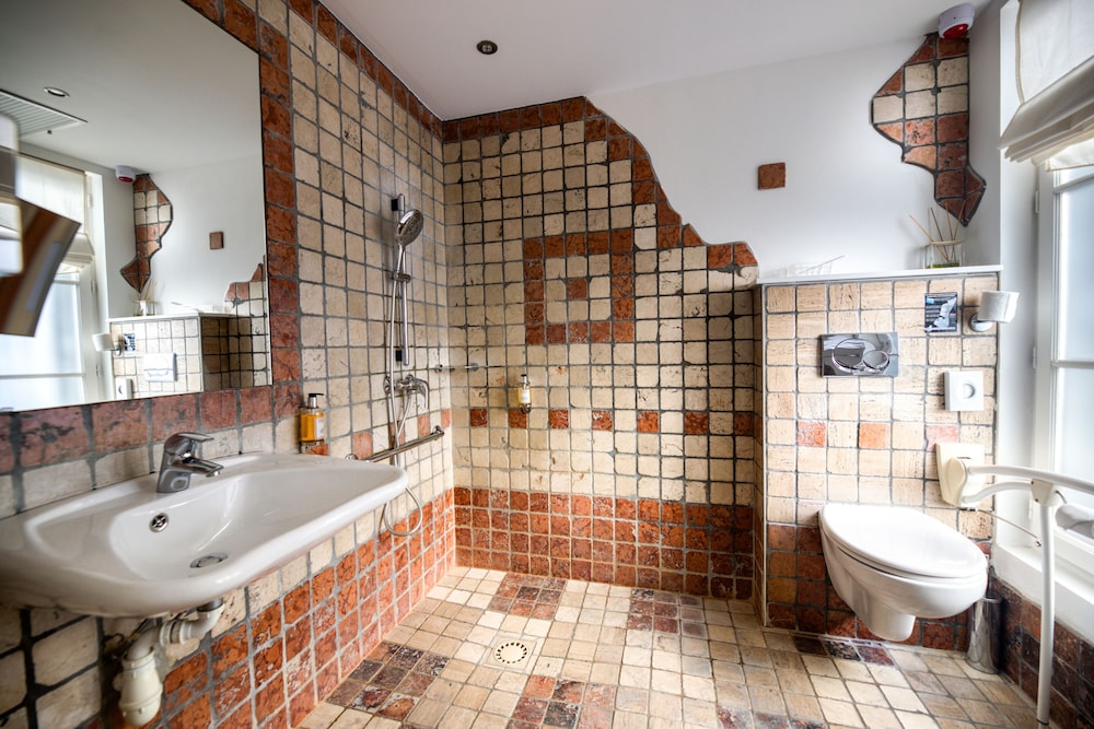 Classic Double Room, Accessible, Ensuite photo 3