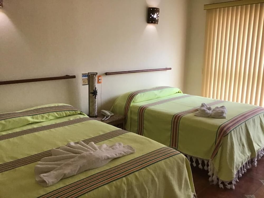 Double Room, 2 Queen Beds photo 2
