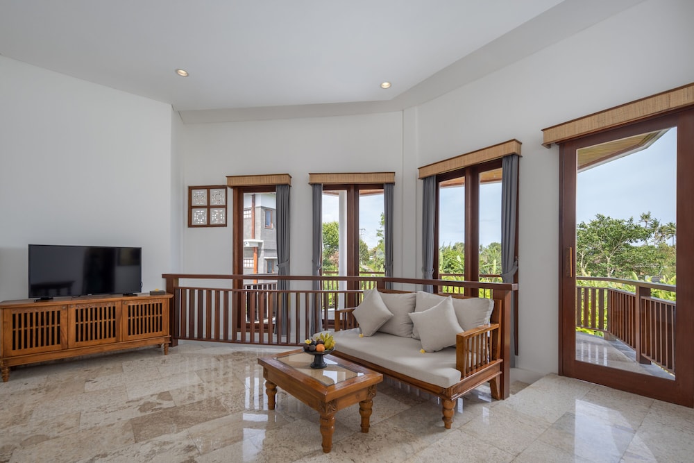 Three Bedroom Garden Villa with Pool access - Photo 5