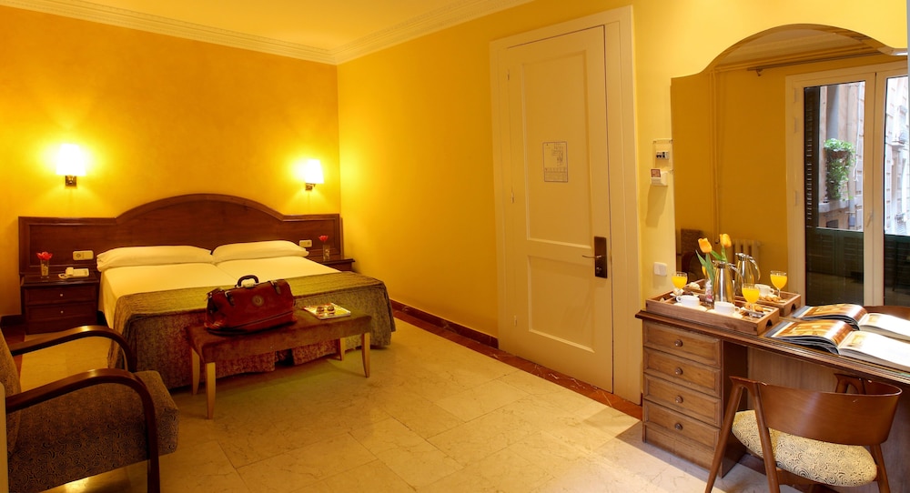 Basic Triple Room photo 2