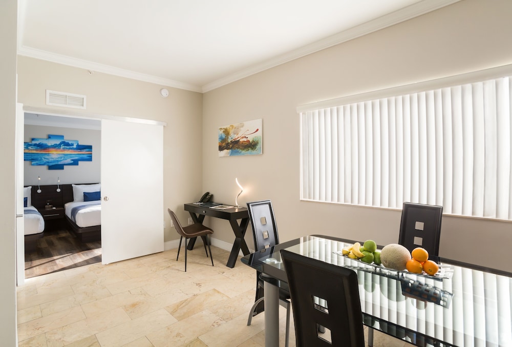 Family Suite, 2 Double Beds - Photo 10