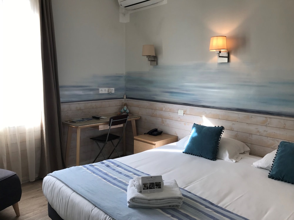 Classic Room (vue parking) photo 2