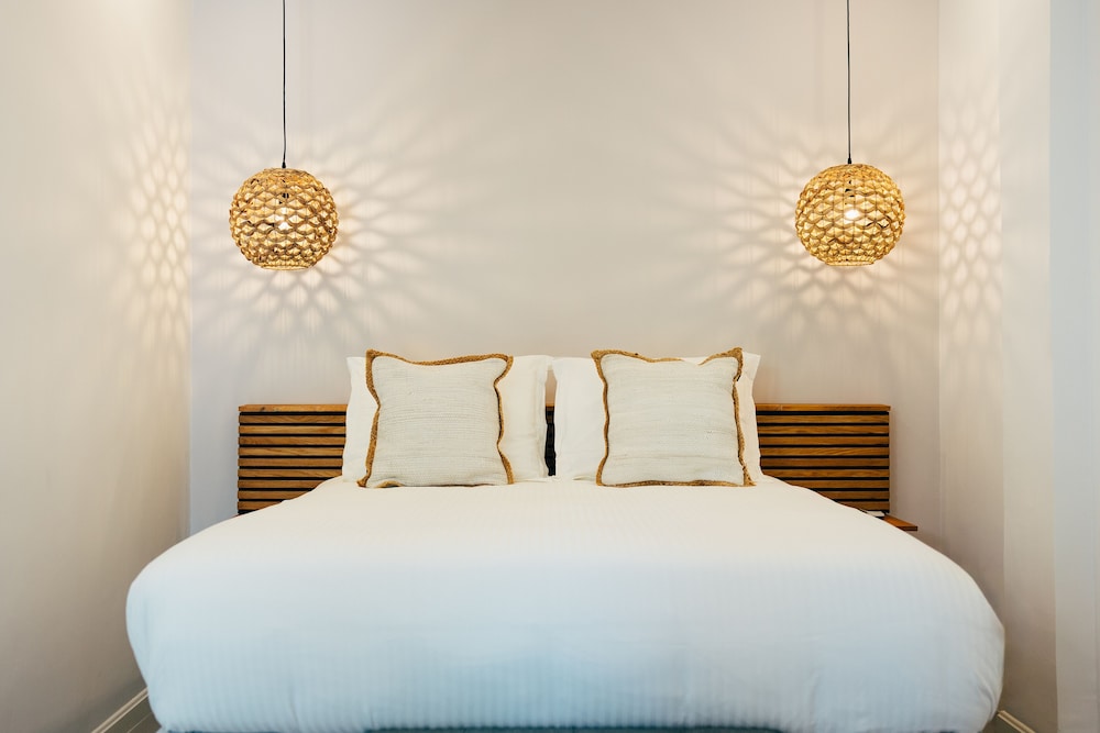 Elite Studio, 1 Queen Bed, City View, Poolside photo 1