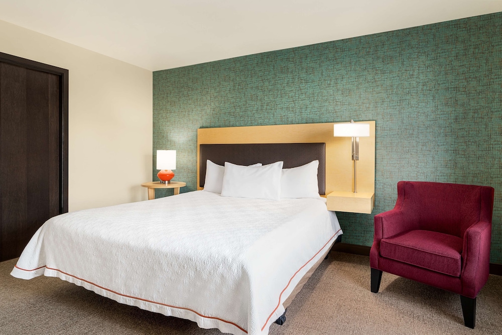 Suite, 1 King Bed, Non Smoking - Photo 1