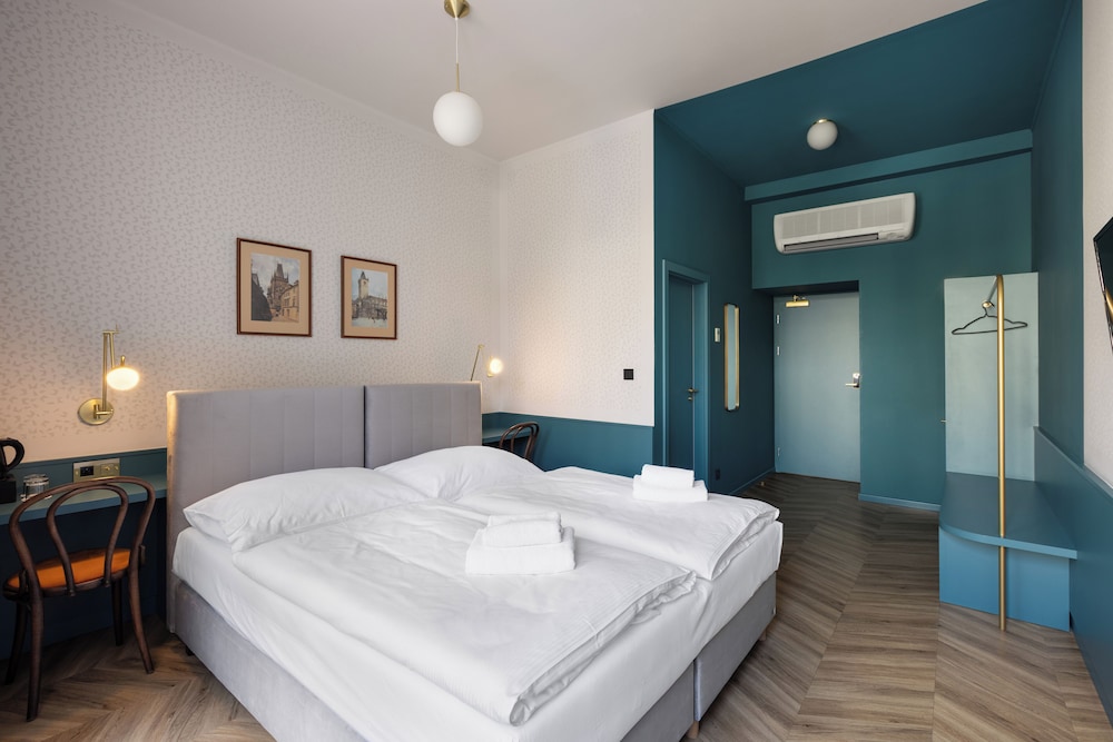 Superior Double or Twin Room - Photo 7