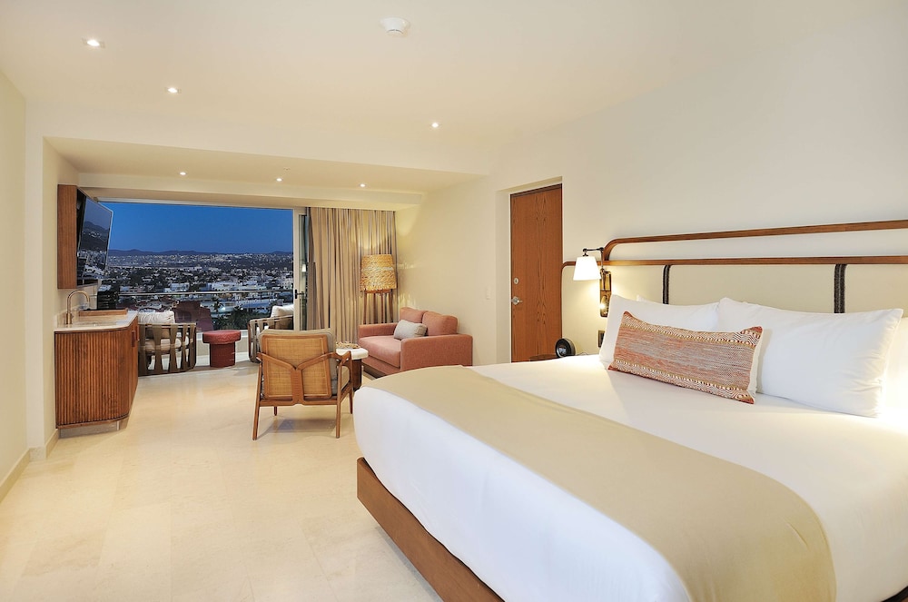 Room, 1 King Bed (infinity, Sunset View)