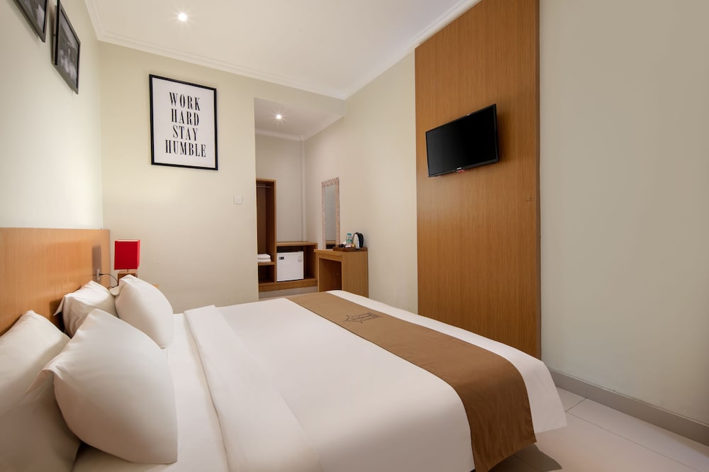 Deluxe Double Room, Poolside - Photo 3