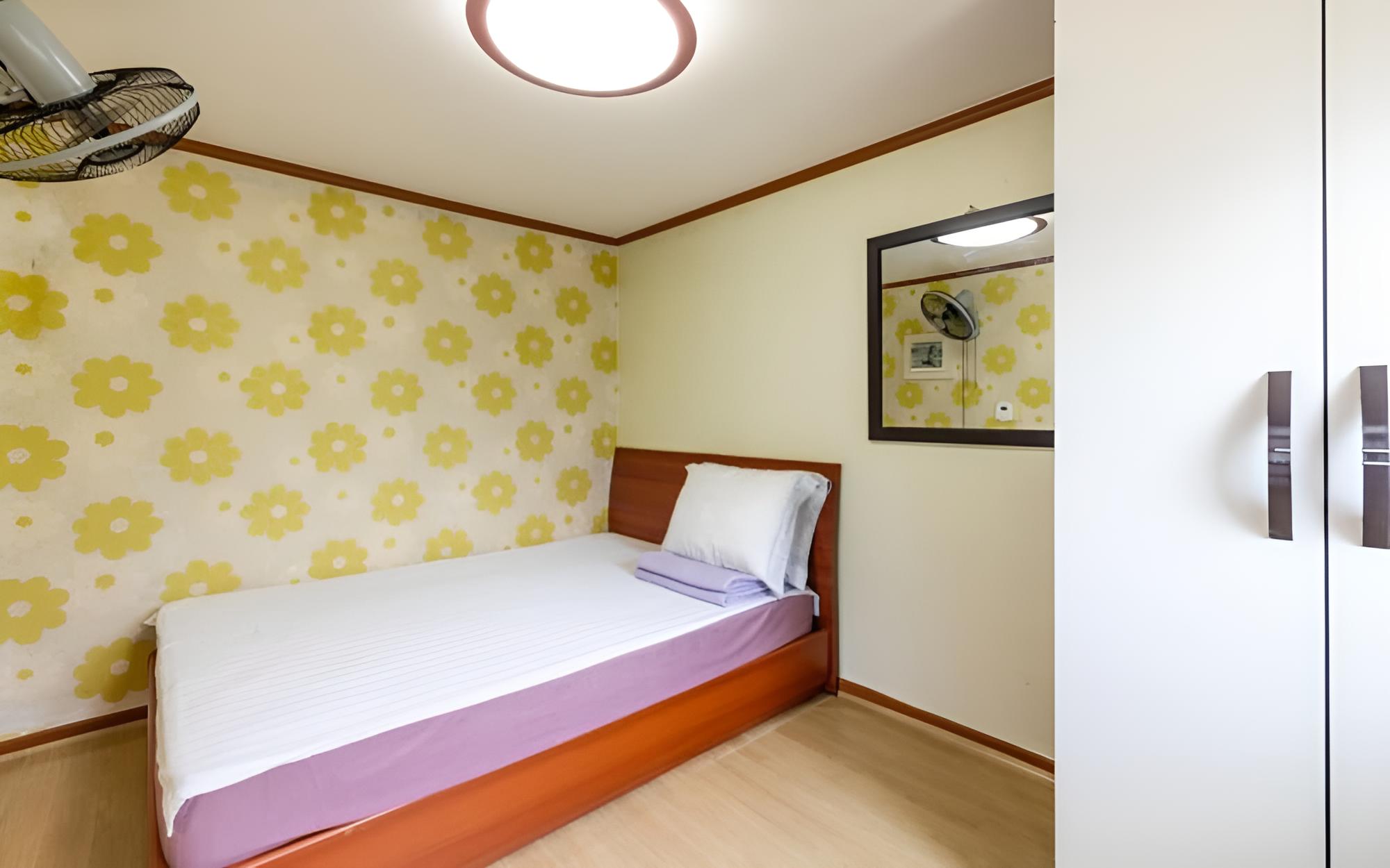 Room (Building A-204)