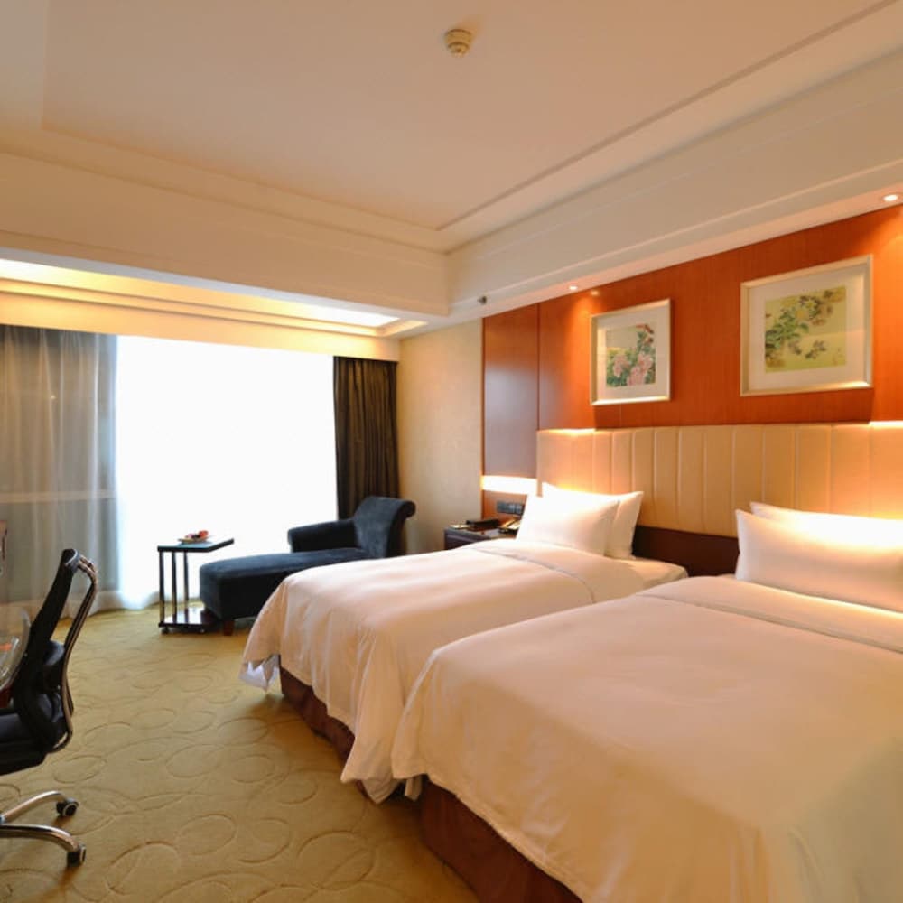 Deluxe Twin Room photo 2