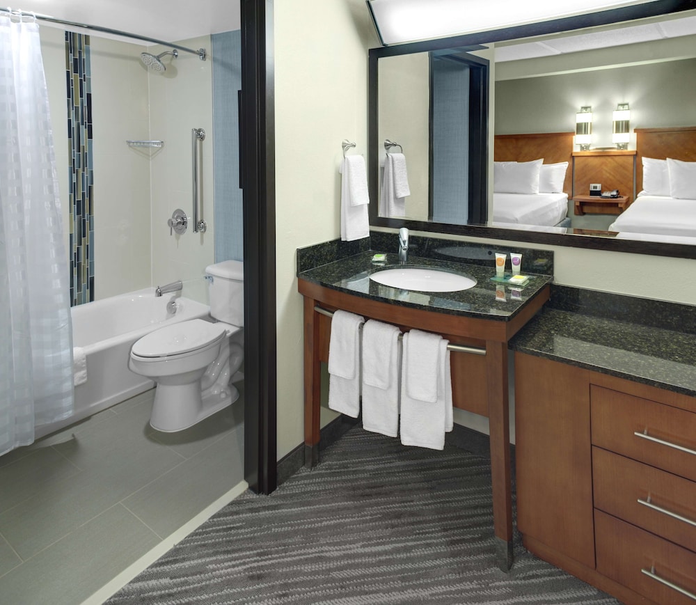 Room, Multiple Beds - Photo 5