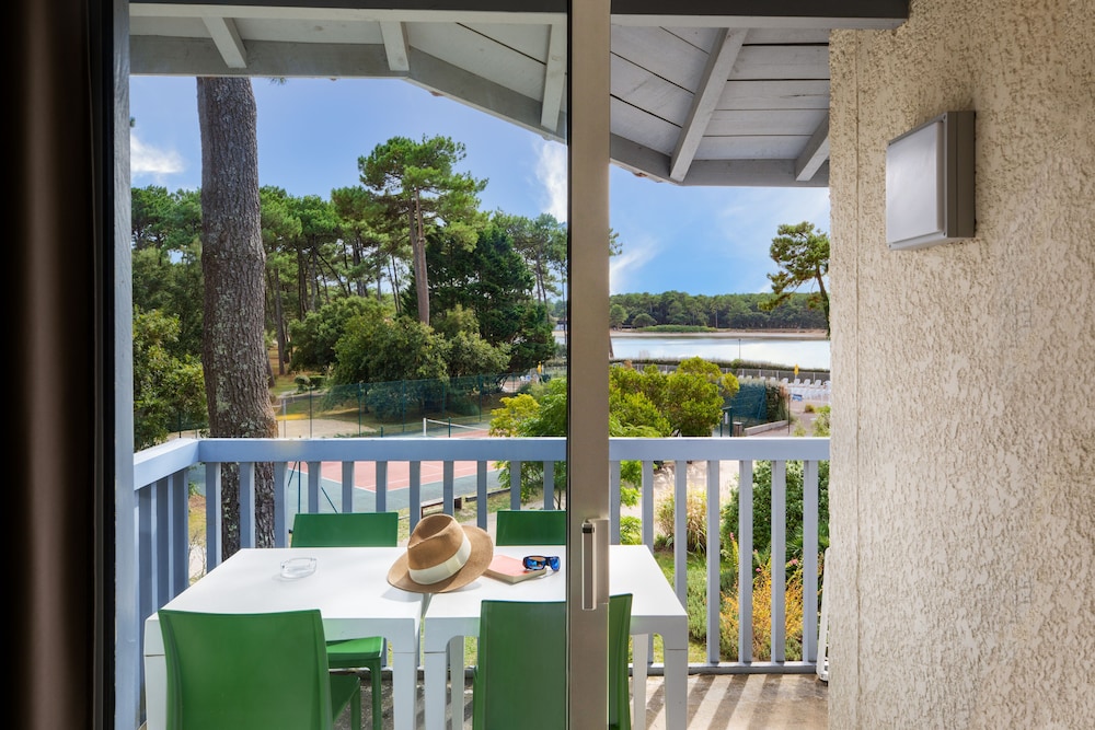 Apartment, 2 Bedrooms for 6, Lake View - Photo 16