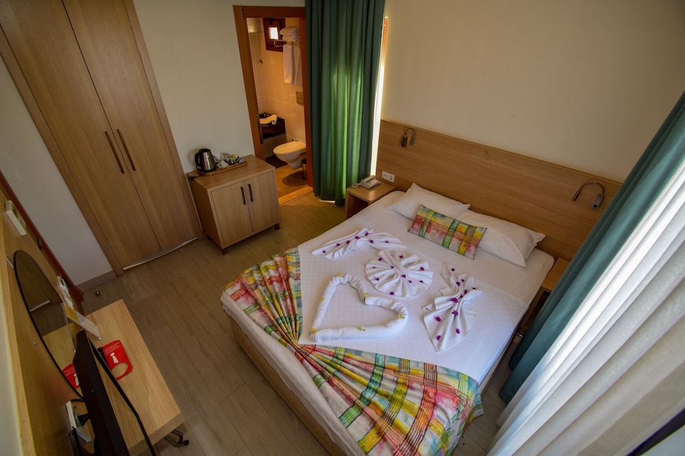Standard Double Room, Pool View