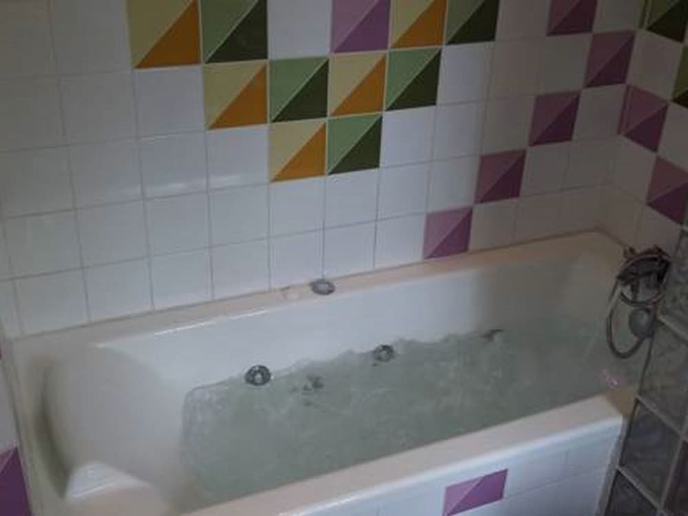 Quadruple Room, Ensuite (Vert Normandie) photo 3