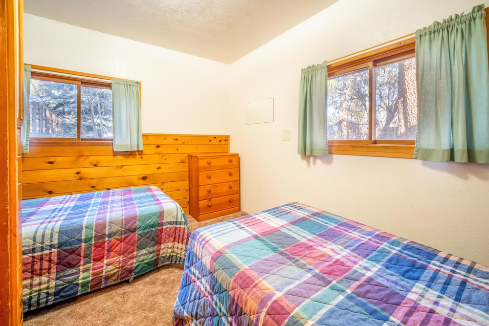 Kodiak Bear Cabin