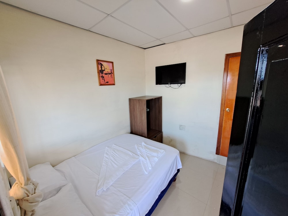 Basic Double Room Single Use photo 2