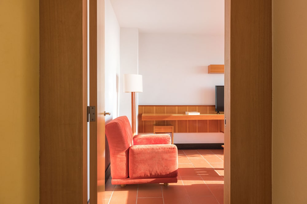 Suite - Photo 38