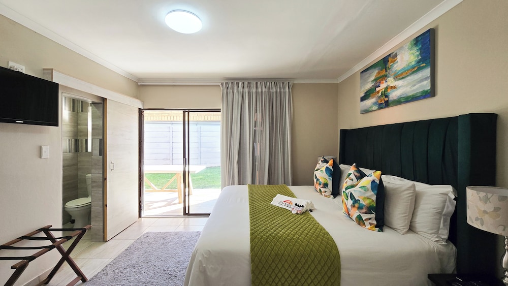Deluxe Double or Twin Room photo 1
