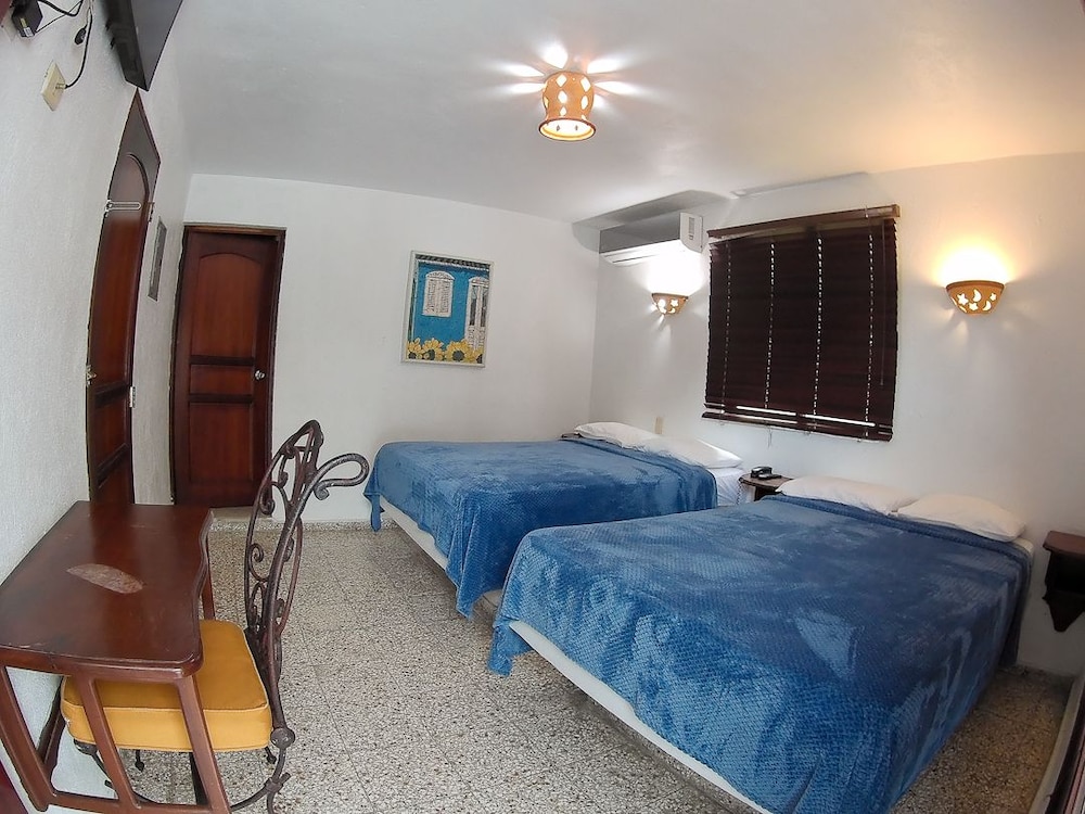 Standard Duplex, 2 Queen Beds - Photo 7