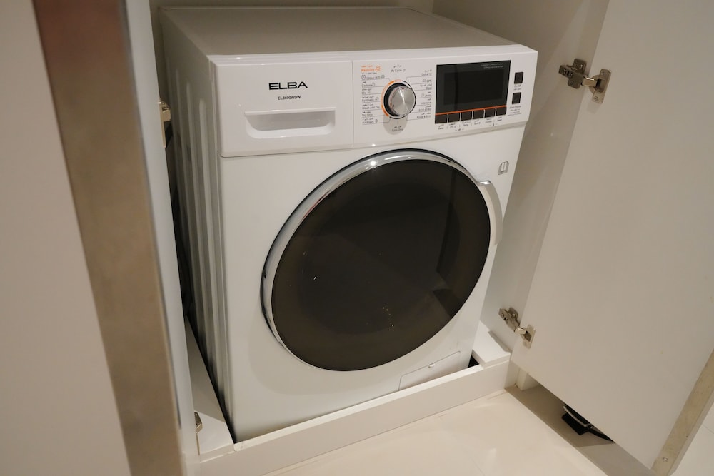 Studio Suite, 1 King Bed, Balcony (Furnished Balcony)