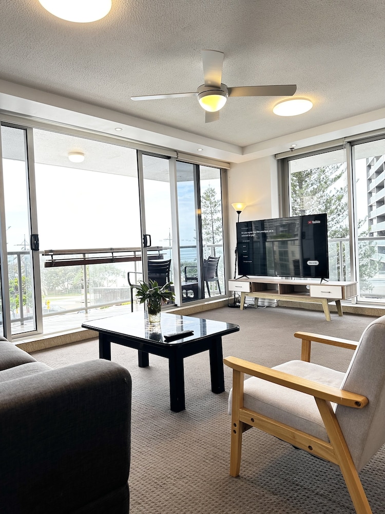 Classic Apartment photo 3