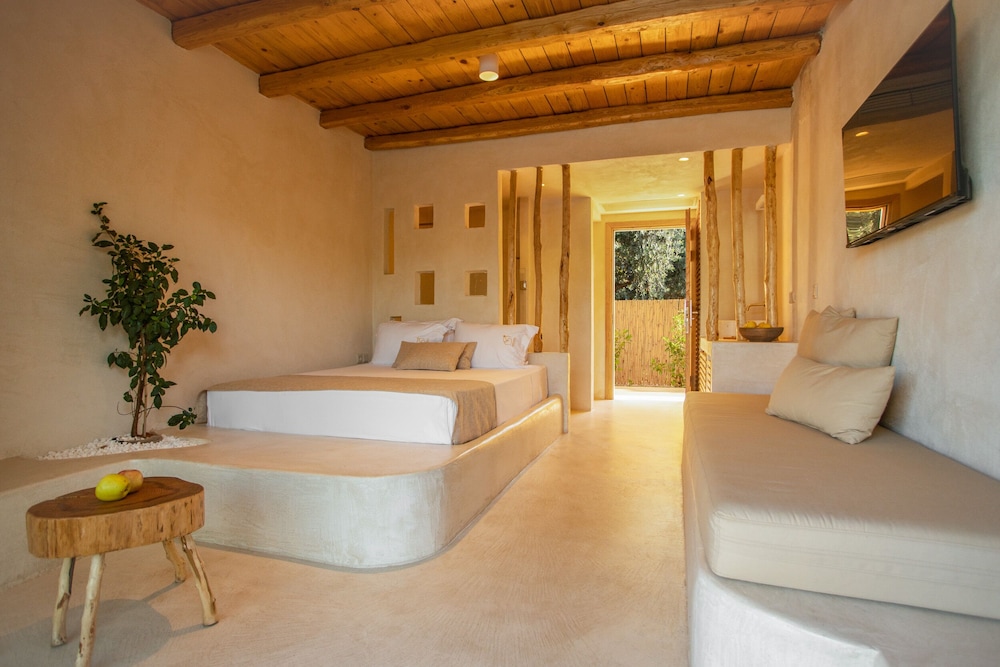 Isle Suite | Swim Up photo 1