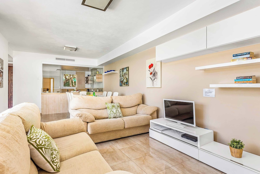 Villa (4 Bedrooms) photo 2