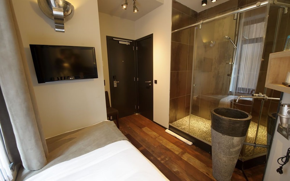 Economy Double Room - Photo 1