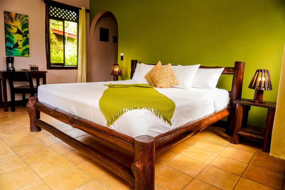 Basic Cabin, 1 King Bed
