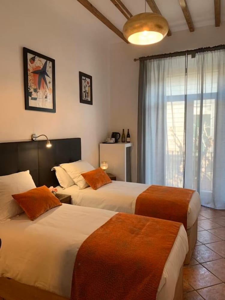 Room, 2 Twin Beds, Mountain View