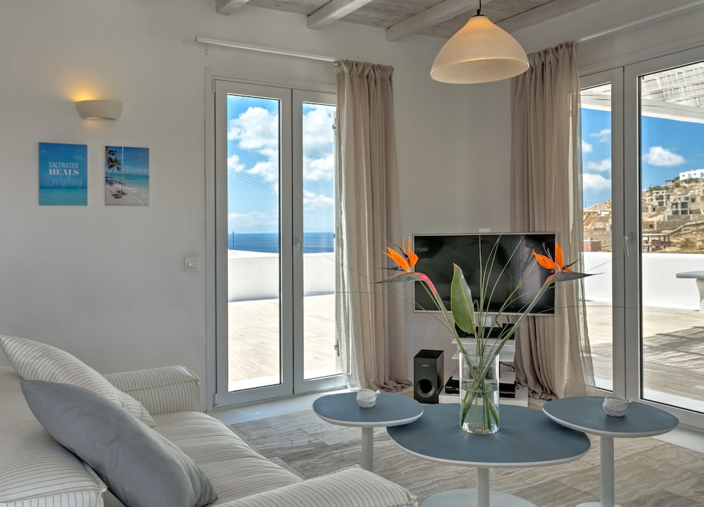 One Bedroom Villa with Private Pool photo 3