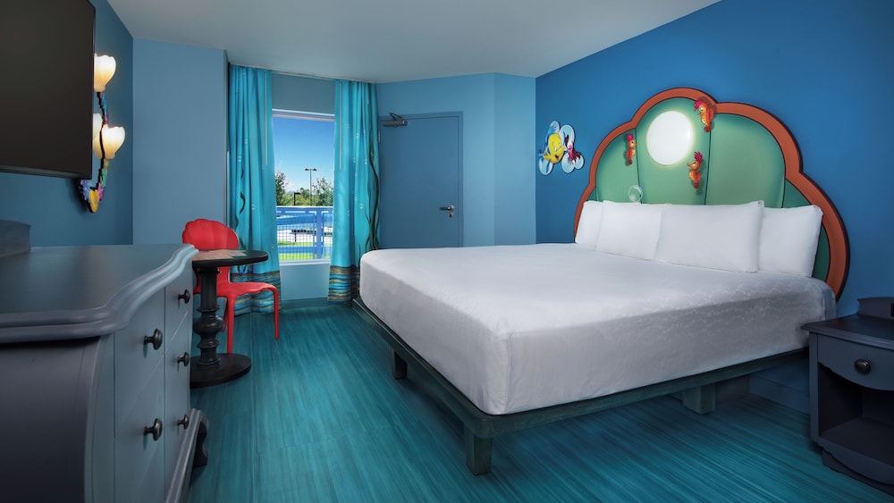 The Little Mermaid Standard Room. Hearing accessible - visual alarms and notifications. 1 king bed. - Photo 1