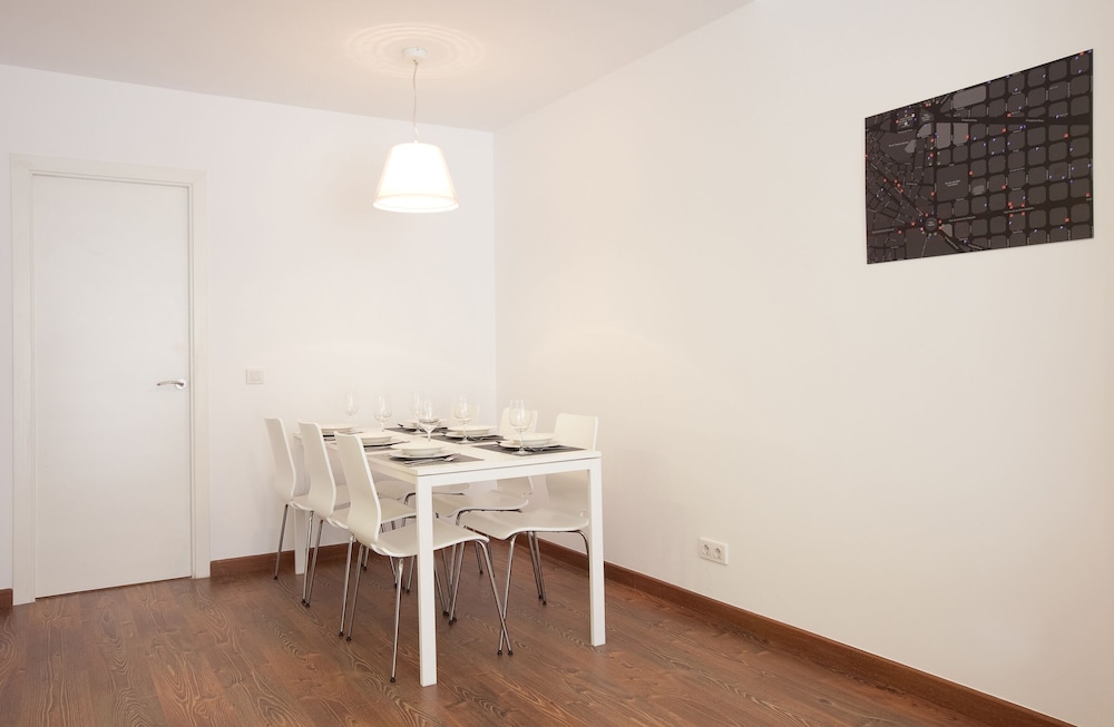 Apartment, 3 Bedrooms, Accessible, Non Smoking (2970 - AB Montjuic 3 bedrooms) photo 2
