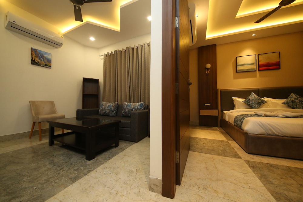 Family Room photo 3