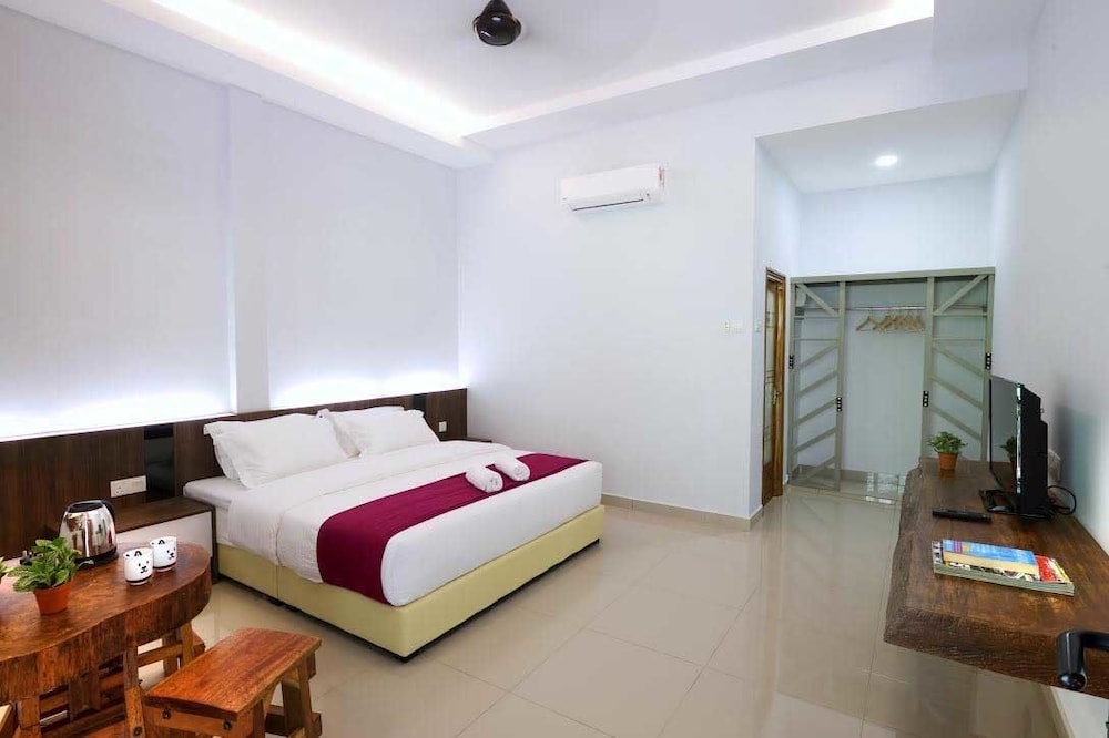 Rainforest Twin Room photo 3