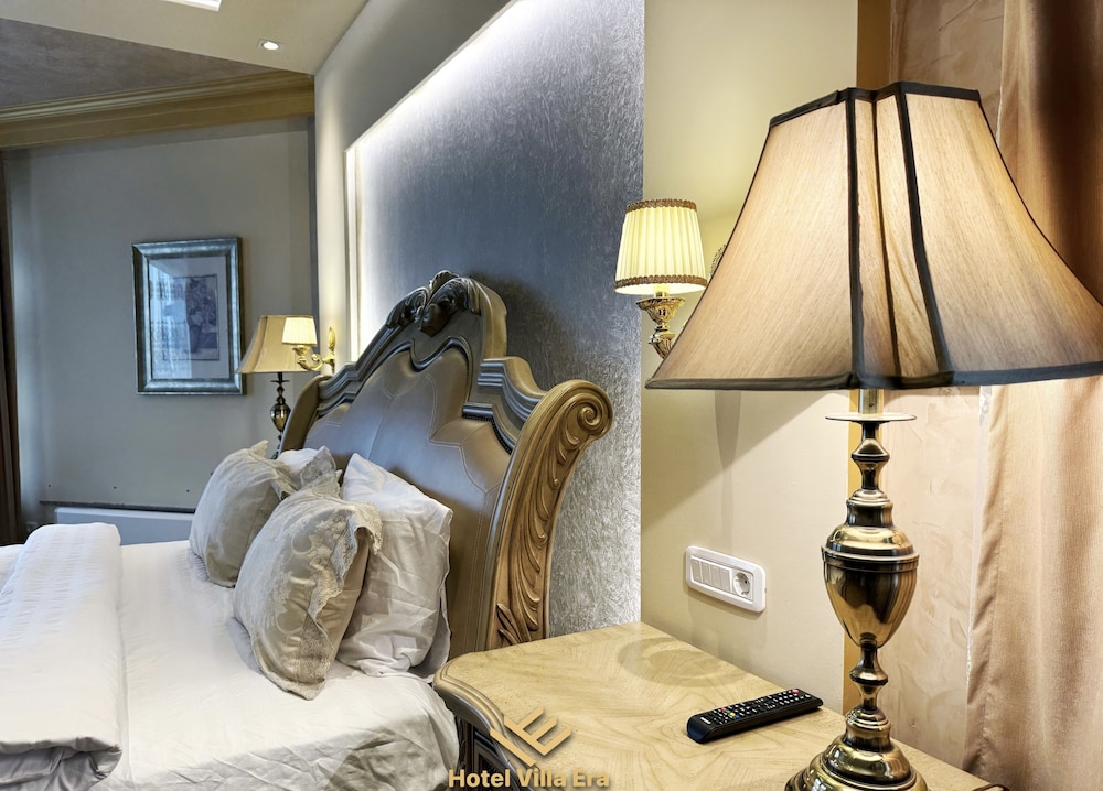 Royal Room, 1 King Bed, Garden View - Photo 6