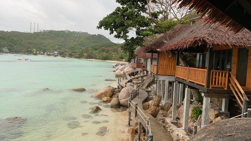 Deluxe Room, Beachfront (Free pick up and dop off at Mae Haad) - Photo 4