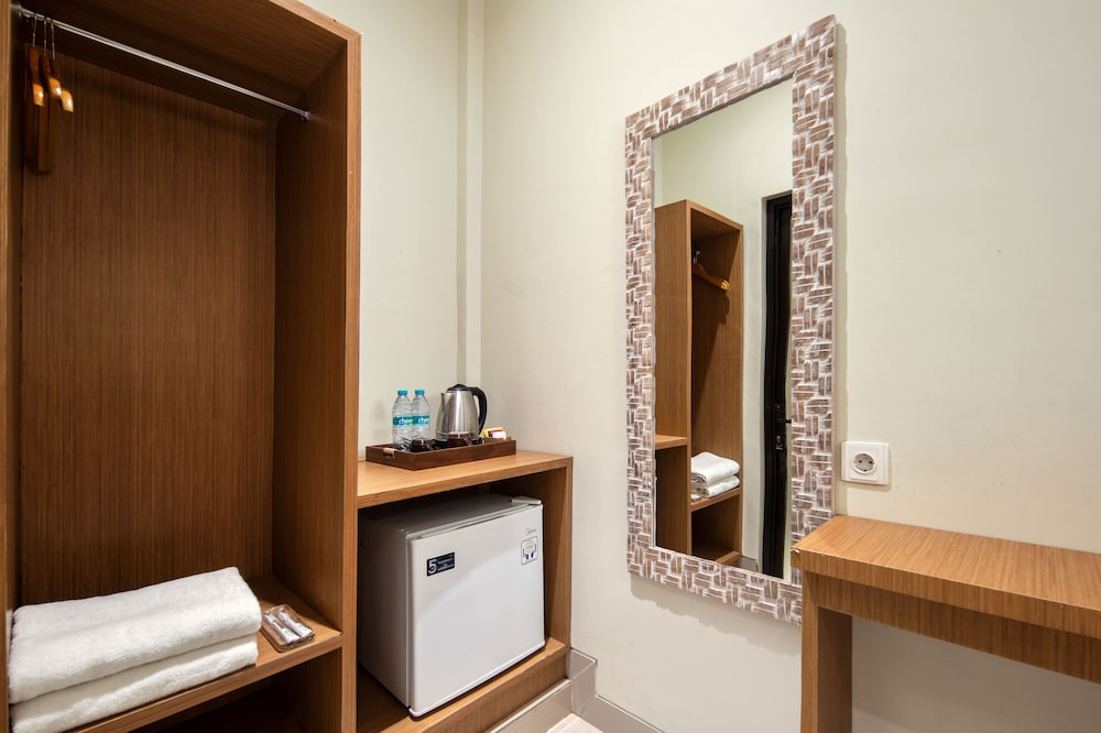 Deluxe Double Room, Poolside - Photo 8
