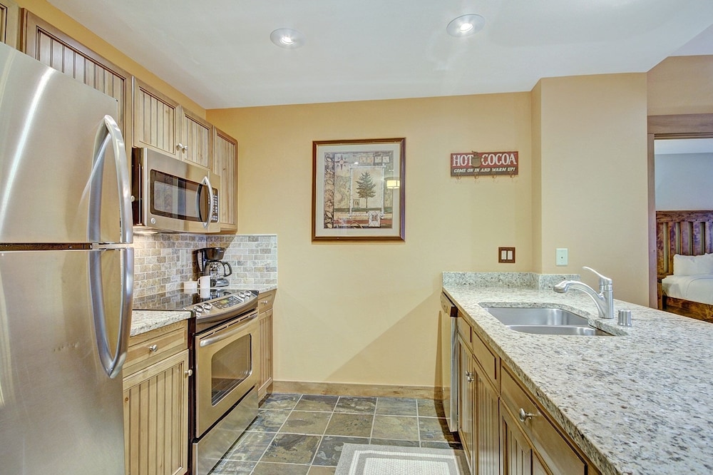 Apartment, 2 Bedrooms - Photo 24