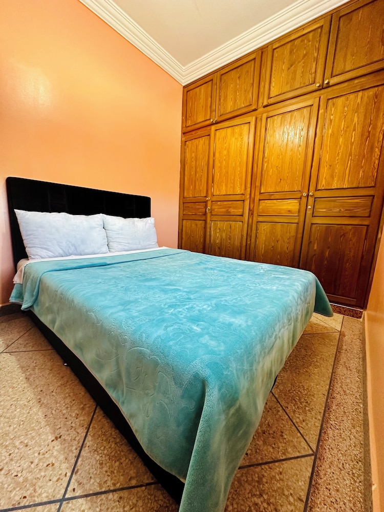Basic Twin Room, Mountain View photo 3