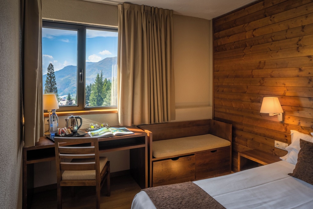 Double Room Double Room