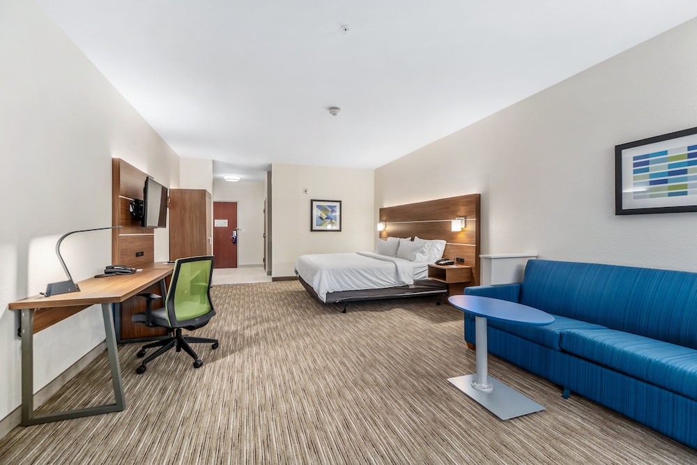 Suite, 1 King Bed, Accessible (Communications, Accessible Tub) - Photo 3