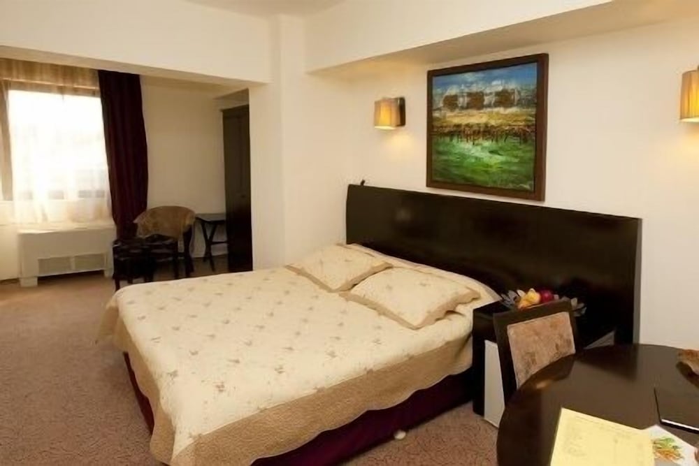 Standard Double Room - Photo 5