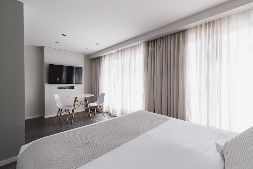 Superior Penthouse, 1 Queen Bed, Non Smoking, City View photo 2