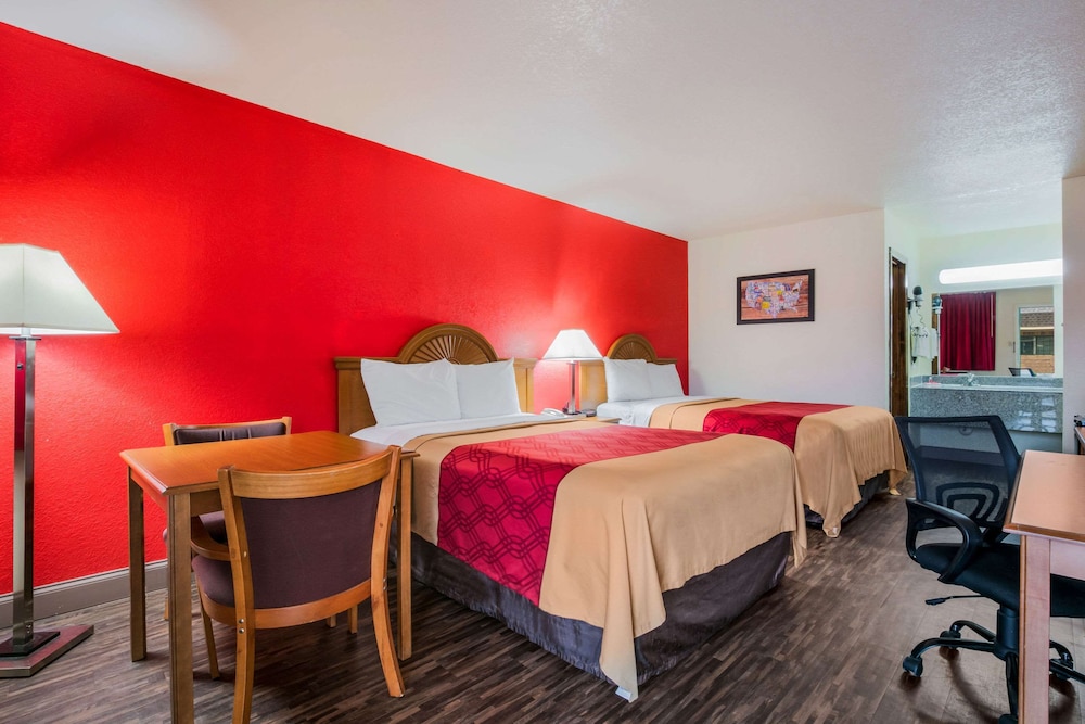 Standard Double Room, 2 Double Beds, Smoking - Photo 6