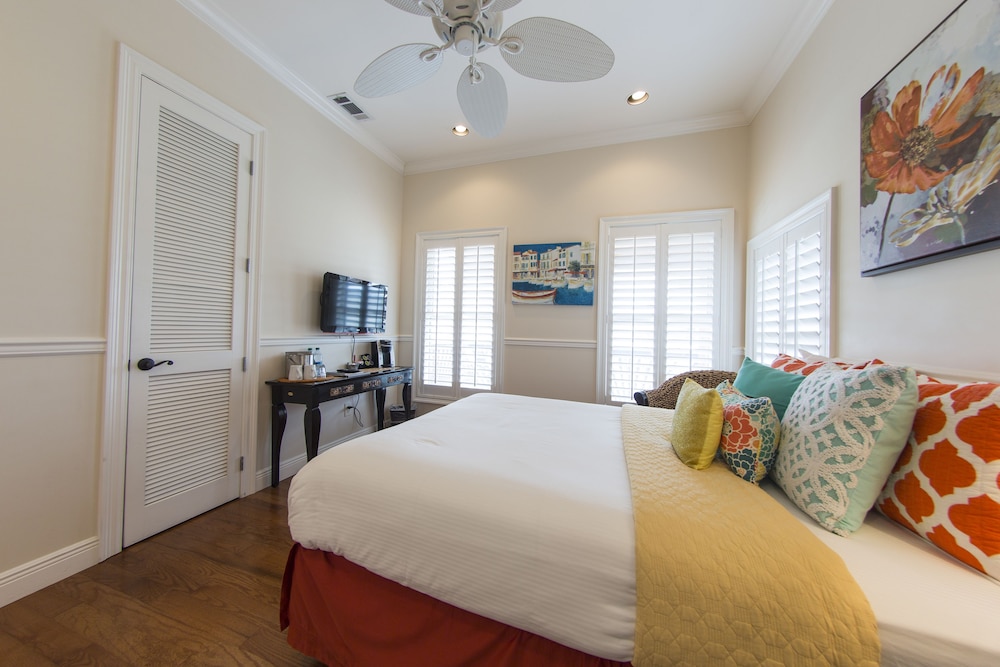 Deluxe Room, 1 Queen Bed, Accessible (Della) photo 2