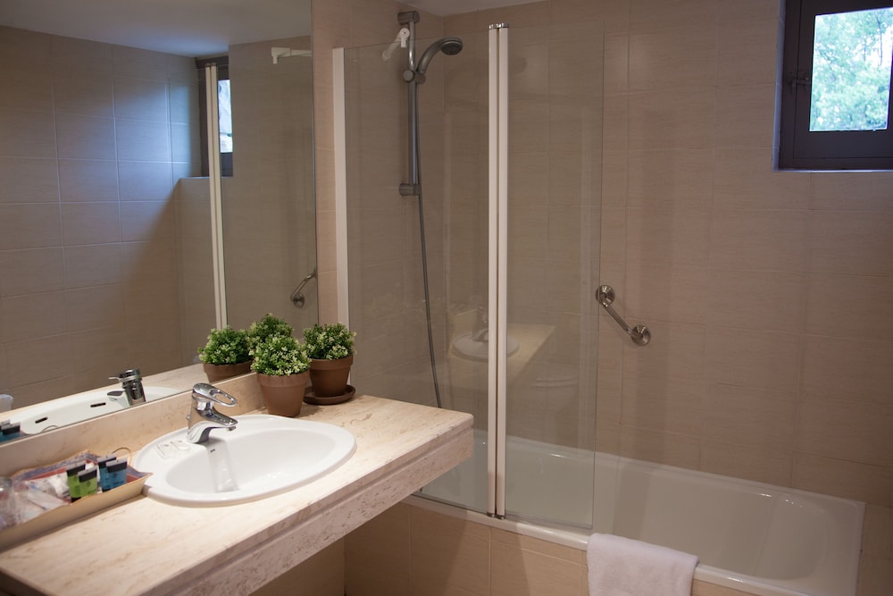 Standard Room (1 Adult) - Photo 5