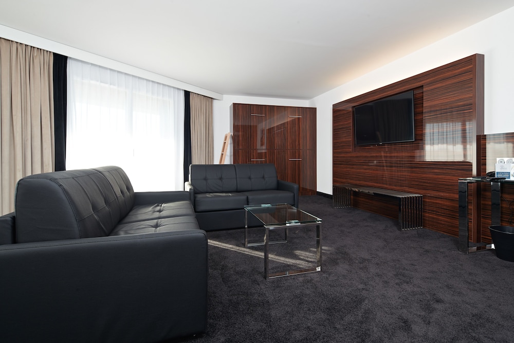 Prestige Suite - Photo 7